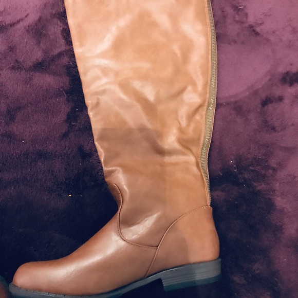 Size 8 women’s tan boots , unknown brand . New - Picture 2 of 5